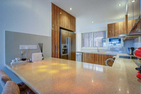 3 bedrooms Apartment in Limassol, Cyprus No. 63787 8