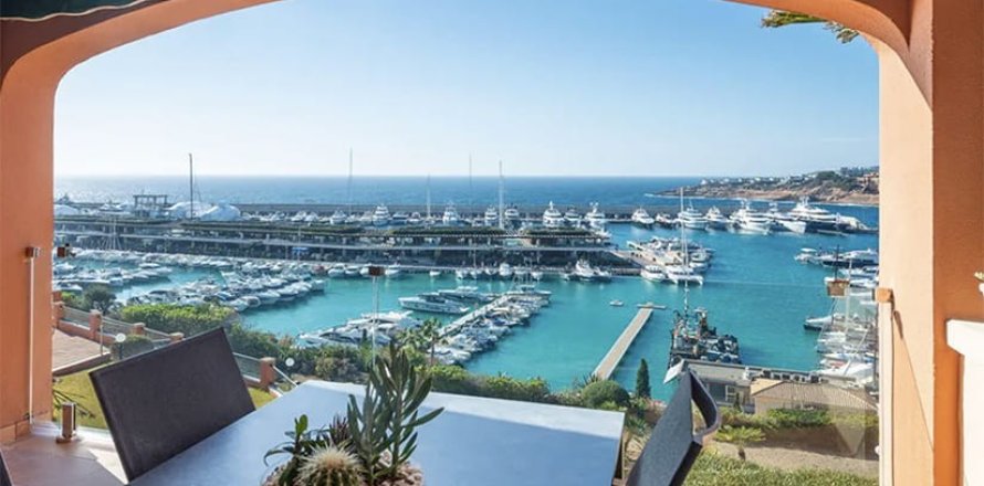 3 bedrooms Apartment in El Toro, Spain No. 117526