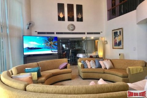 6 bedrooms Penthouse in Pattaya, Thailand No. 96578 28