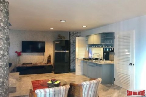 6 bedrooms Penthouse in Pattaya, Thailand No. 96578 14