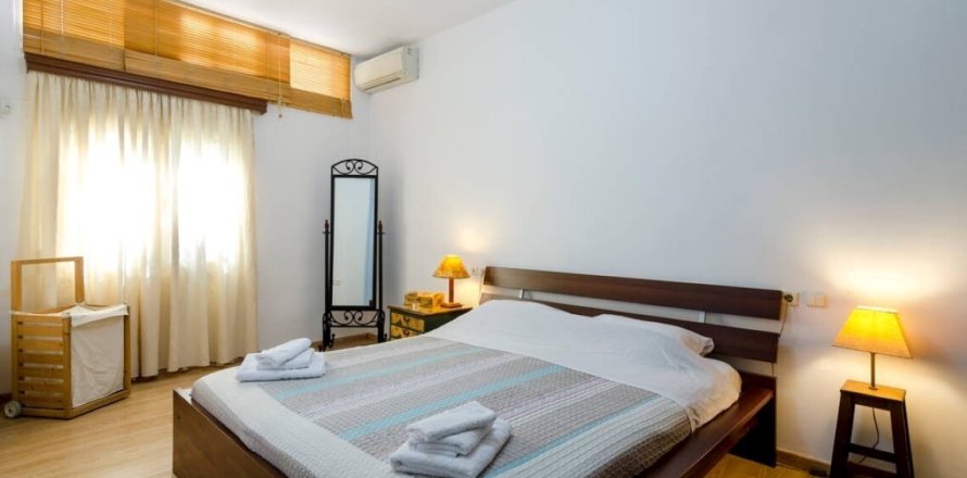 3 rooms Business in Heraklion, Greece No. 55917