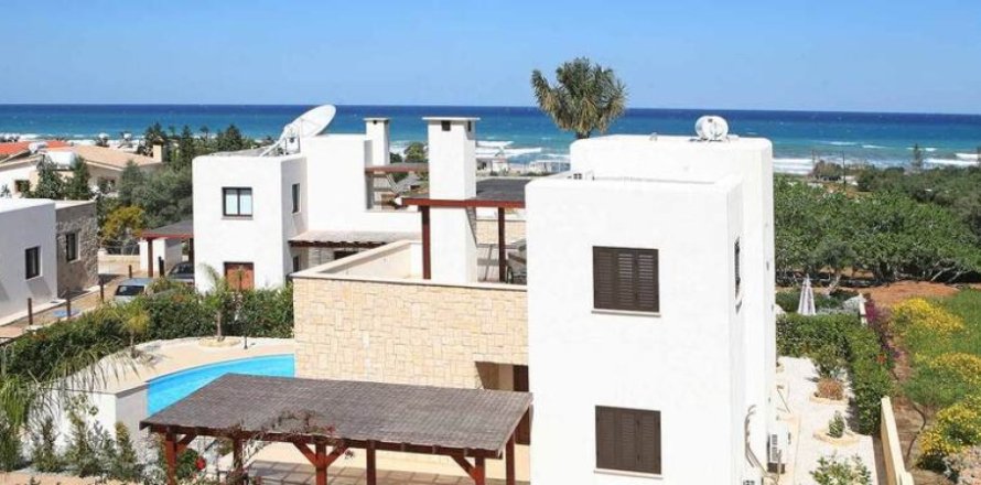 4 bedrooms Villa in Paphos, Cyprus No. 105441