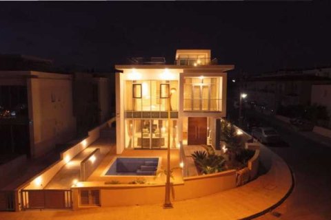4 bedrooms Villa in Chloraka, Cyprus No. 84444 4