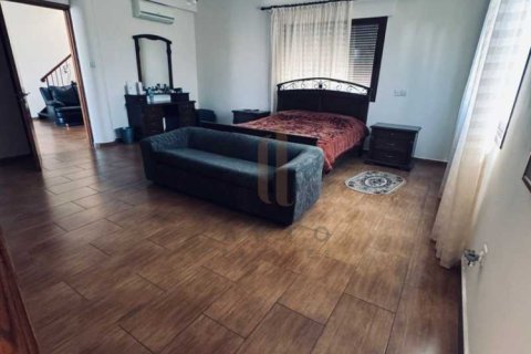 5 bedrooms Villa in Agios Athanasios, Cyprus No. 73094 6