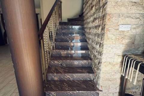 5 bedrooms Villa in Agios Athanasios, Cyprus No. 73094 5