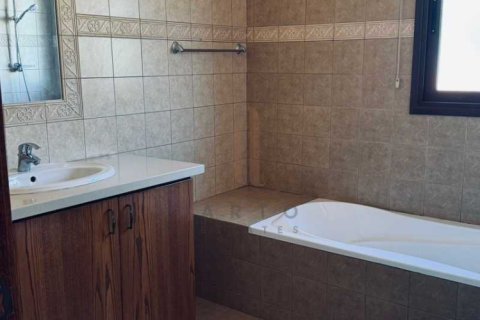5 bedrooms Villa in Agios Athanasios, Cyprus No. 73094 10