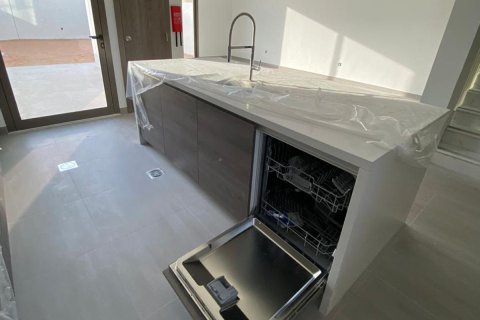 2 bedrooms Townhouse in Thach Than, Vietnam No. 93029 14