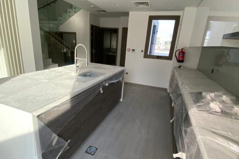 2 bedrooms Townhouse in Thach Than, Vietnam No. 93029 13