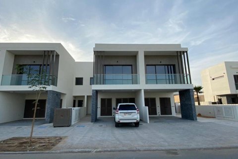 2 bedrooms Townhouse in Thach Than, Vietnam No. 93029 1