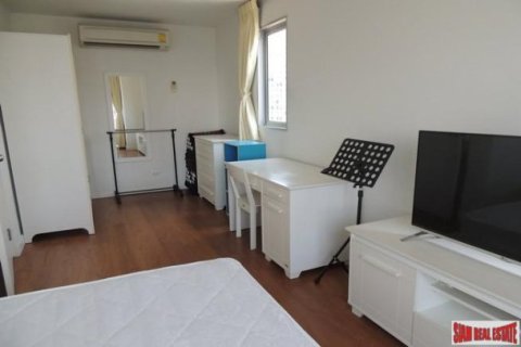 2 bedrooms Apartment in Bangkok, Thailand No. 96063 11