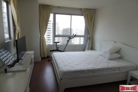 2 bedrooms Apartment in Bangkok, Thailand No. 96063 10