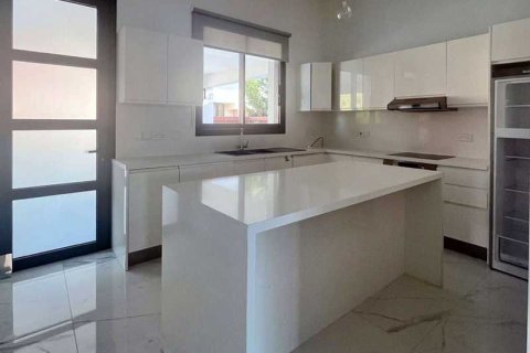 4 dormitorios House en Agios Athanasios, Cyprus No. 31772 5