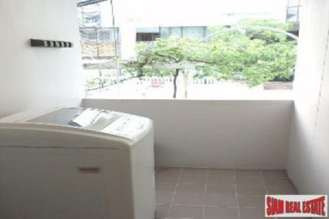 2 bedrooms Apartment in Bangkok, Thailand No. 95810 11