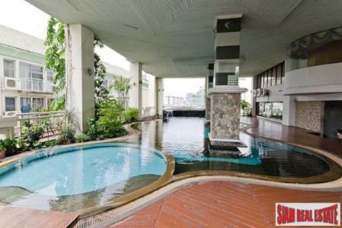 2 bedrooms Apartment in Bangkok, Thailand No. 95810 1