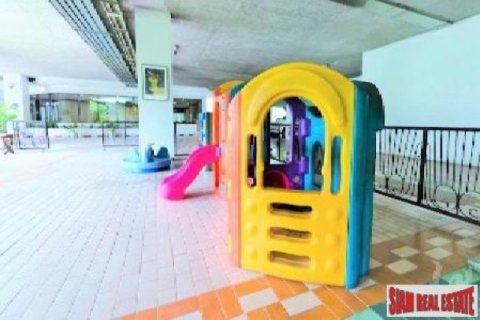 2 bedrooms Apartment in Bangkok, Thailand No. 95810 13