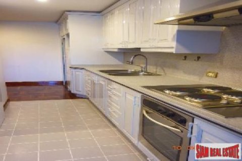 2 bedrooms Apartment in Bangkok, Thailand No. 95810 14