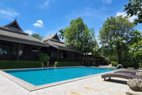 28 bedrooms Commercial property in Chiang Mai, Thailand No. 80008 1