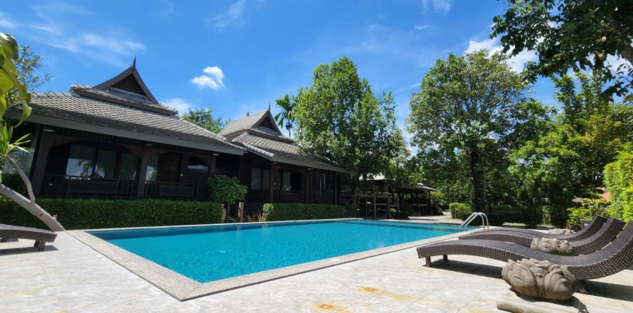 28 bedrooms Commercial property in Chiang Mai, Thailand No. 80008