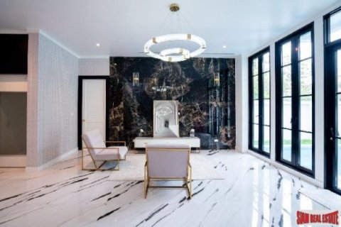 4 bedrooms House in Bangkok, Thailand No. 96647 2