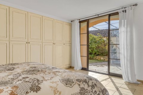 3 bedrooms Villa in Grasse, France No. 100286 11