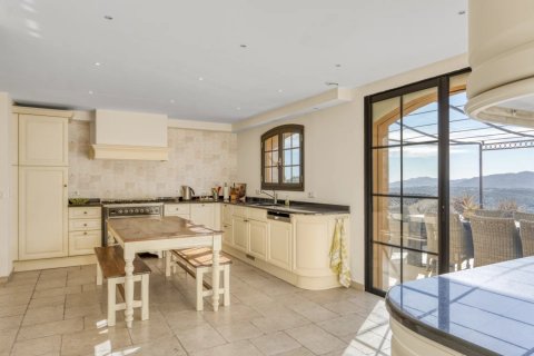 3 bedrooms Villa in Grasse, France No. 100286 9