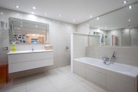 5 bedrooms House in Morzine, France No. 99620 20