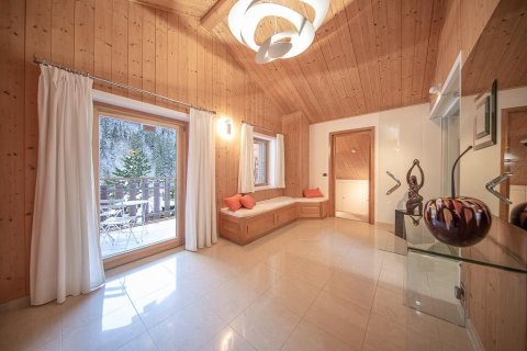 5 bedrooms House in Morzine, France No. 99620 17