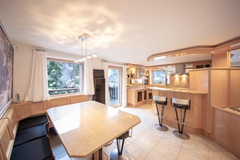 5 bedrooms House in Morzine, France No. 99620 16