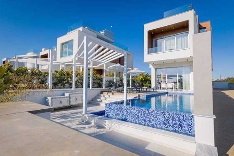 3 bedrooms House in Ayia Napa, Cyprus No. 39414 2