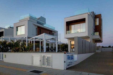 3 bedrooms House in Ayia Napa, Cyprus No. 39414 12