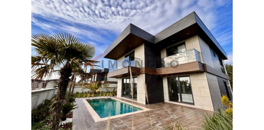 5 bedrooms Villa in Nui Sap, Vietnam No. 115465