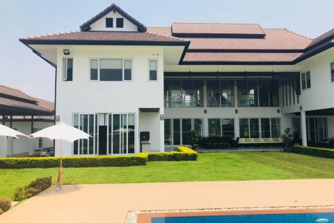 5 bedrooms House in Chiang Mai, Thailand No. 97737 1