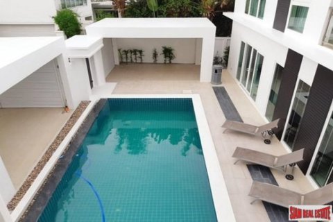 5 bedrooms House in Pattaya, Thailand No. 96935 8
