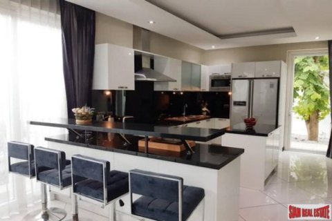 5 bedrooms House in Pattaya, Thailand No. 96935 19