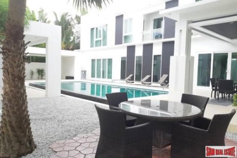 5 bedrooms House in Pattaya, Thailand No. 96935 28