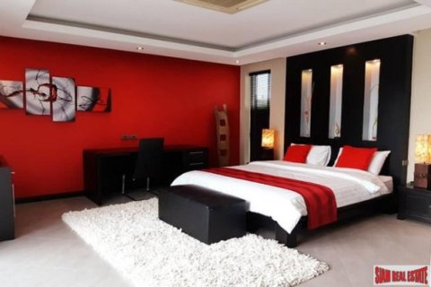 5 bedrooms House in Pattaya, Thailand No. 96935 16