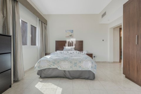 2 bedrooms Apartment in Nguyen Thi Minh Khai, Vietnam No. 42375 11