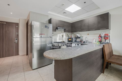 2 bedrooms Apartment in Nguyen Thi Minh Khai, Vietnam No. 42375 6