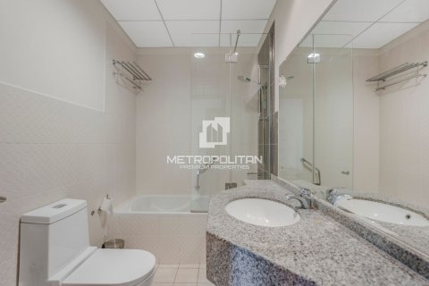 2 bedrooms Apartment in Nguyen Thi Minh Khai, Vietnam No. 42375 17