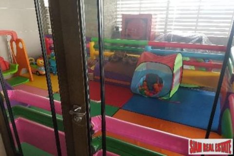 6 bedrooms Duplex in Bangkok, Thailand No. 95818 3