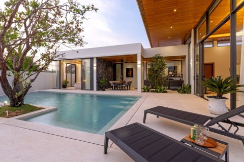 4 bedrooms Villa in Phuket, Thailand No. 69867 10