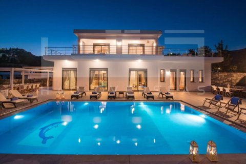 5 bedrooms Villa in Agios Nikolaos, Greece No. 24350 1