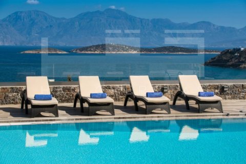 5 bedrooms Villa in Agios Nikolaos, Greece No. 24350 10