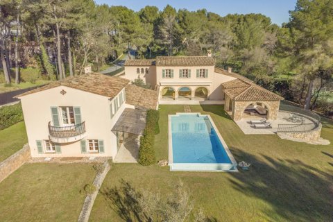 5 bedrooms Villa in Mougins, France No. 80612 1