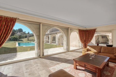 5 bedrooms Villa in Mougins, France No. 80612 4