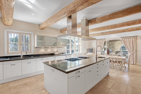 5 bedrooms Villa in Mougins, France No. 80612 5