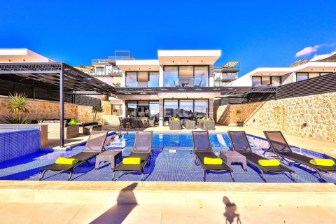 5 bedrooms Villa in Kas, Turkey No. 124130