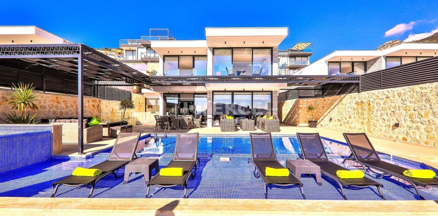 5 bedrooms Villa in Kas, Turkey No. 124130