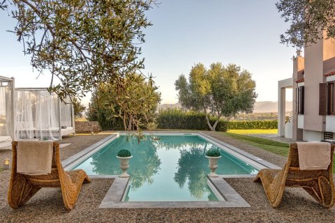 5 bedrooms Villa in Chania, Greece No. 23870 3