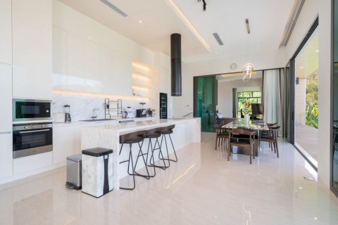 5 bedrooms Villa in Phuket, Thailand No. 86161 2